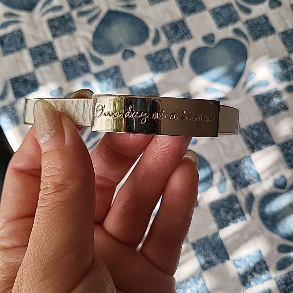 Rustic Cuff “One Day at a Time” Leather Bracelet White & Silver Tone ✨️💫